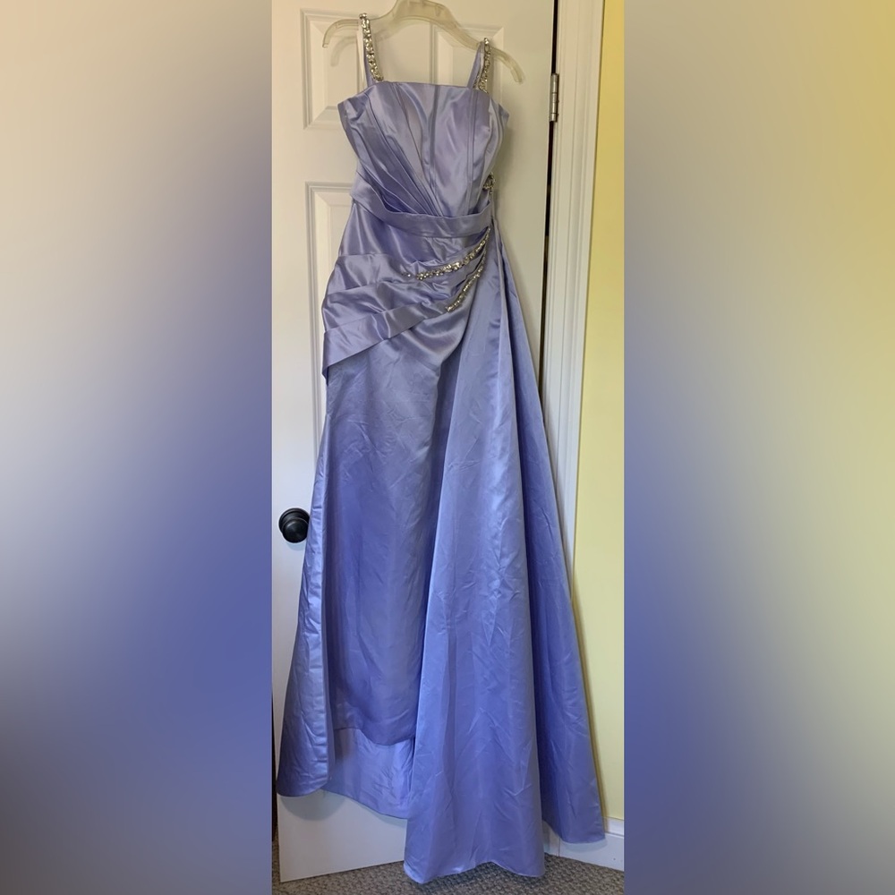 NWOT Bejeweled Lt Purple Lavender Satin Gown Straps Dramatic Sash Rhinestones